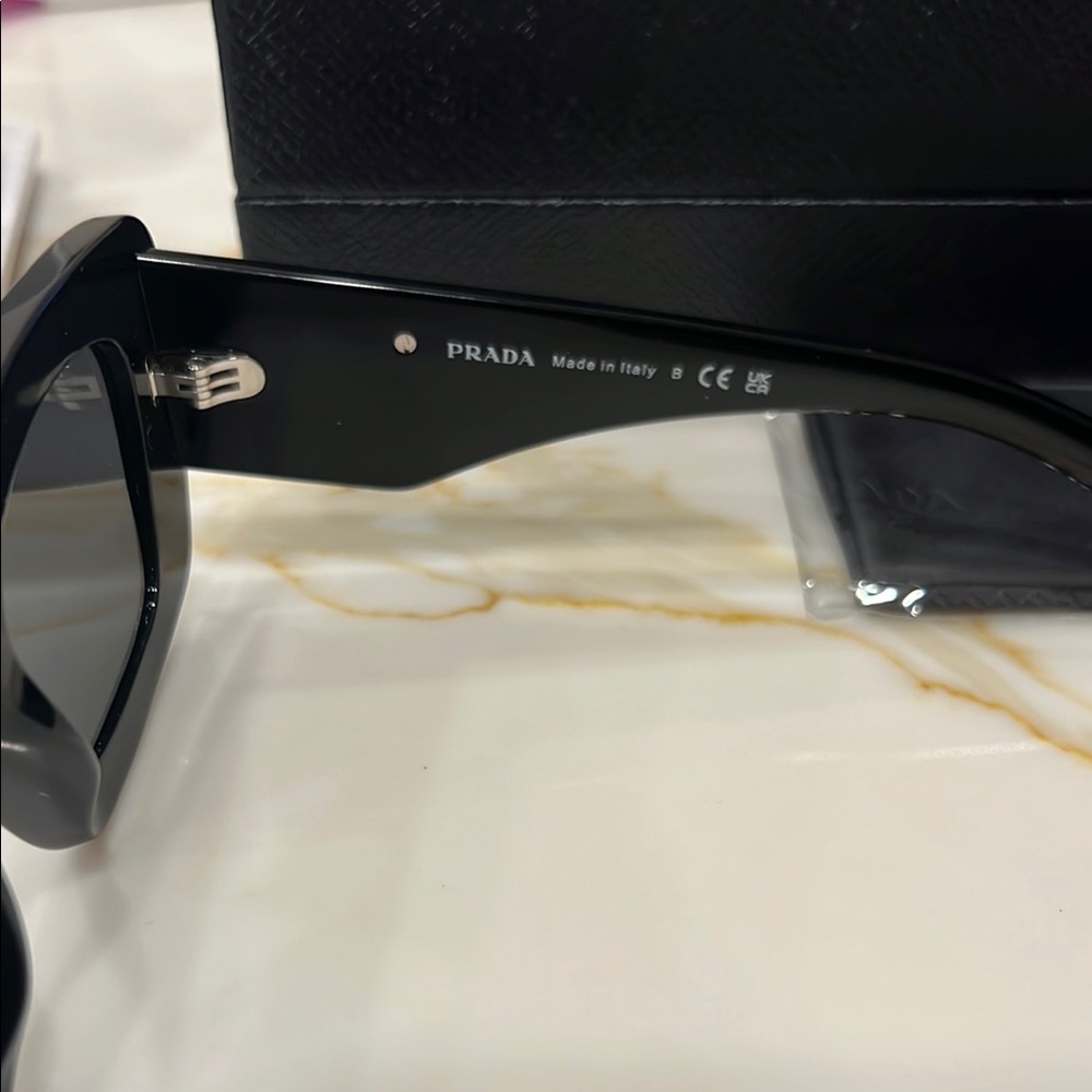 Prada Black Women's Sunglasses PR13Z - Brand New - Picture 6 of 10